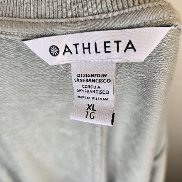 Athleta Pranayama Restore Wrap in Fern Green - Picture 3 of 3